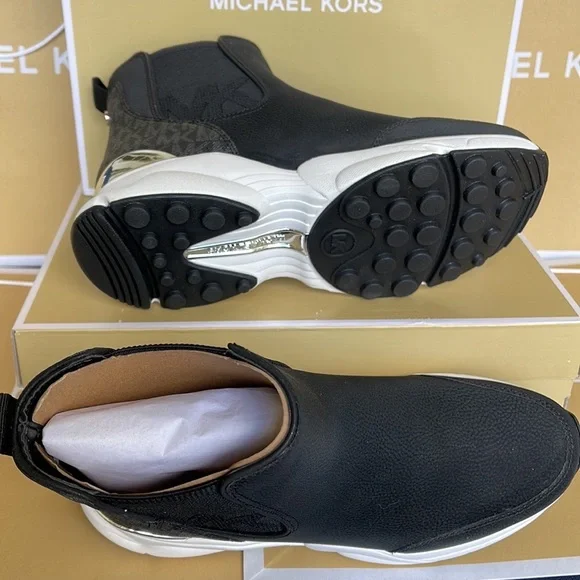 Michael Kors Katrina Bootie Tumbled Leather 49R2KAFE5L Black - Picture 4 of 16